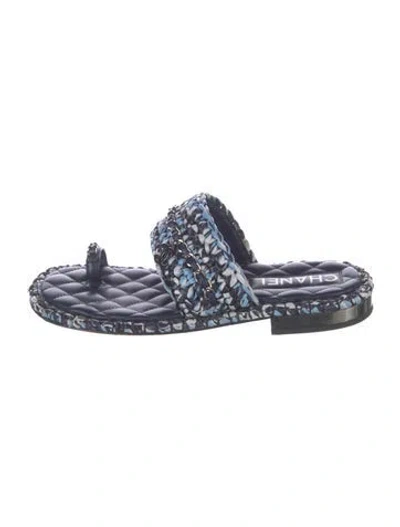 Pre-owned Chanel Interlocking Cc Logo Raffia Flip Flops In Blue
