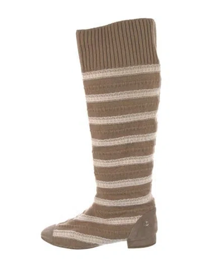 Pre-owned Chanel Interlocking Cc Logo Riding Boots In Neutral