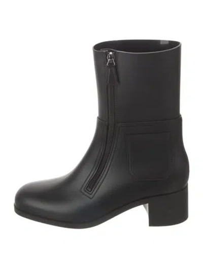 Pre-owned Chanel Interlocking Cc Logo Rubber Boots In Black