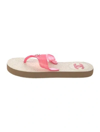 Pre-owned Chanel Interlocking Cc Logo Rubber Flip Flops In Neutrals