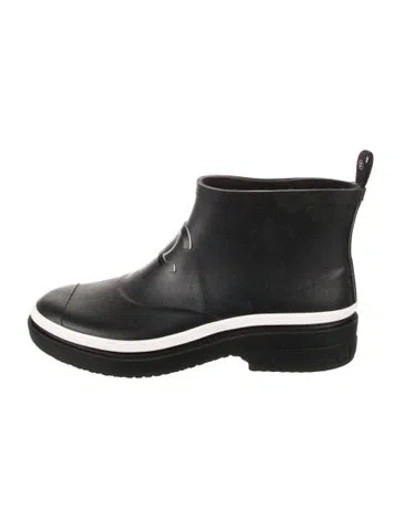 Pre-owned Chanel Interlocking Cc Logo Rubber Rain Boots In Black