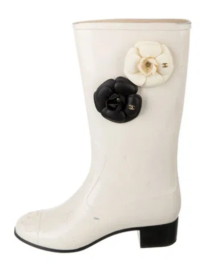 Pre-owned Chanel Interlocking Cc Logo Rubber Rain Boots In Black/white