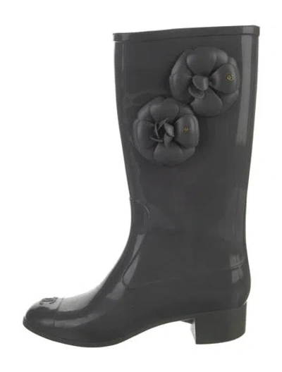 Pre-owned Chanel Interlocking Cc Logo Rubber Rain Boots In Gray