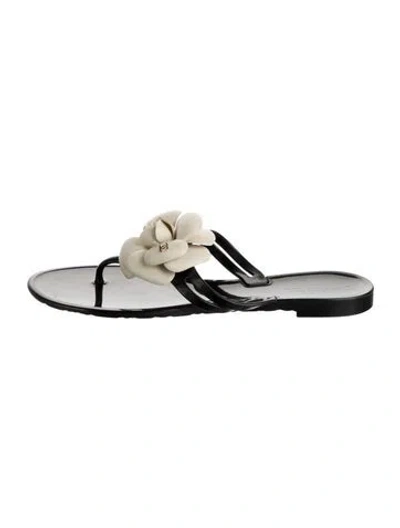 Pre-owned Chanel Interlocking Cc Logo Rubber Slides In Black/neutrals