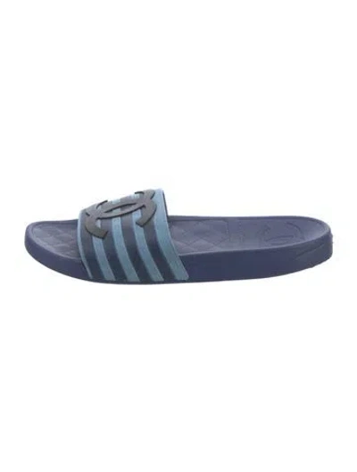 Pre-owned Chanel Interlocking Cc Logo Rubber Slides In Blue
