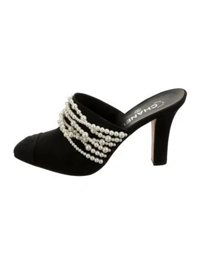 Pre-owned Chanel Interlocking Cc Logo Satin Mules In Black/green