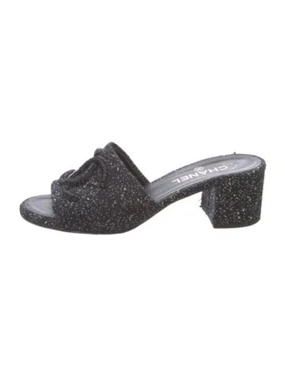 Pre-owned Chanel Interlocking Cc Logo Sequin Embellishments Slides In Black