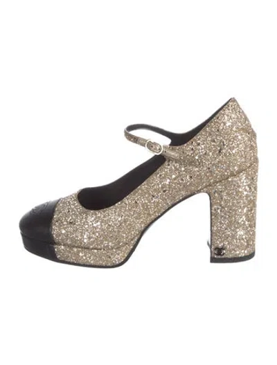 Pre-owned Chanel Interlocking Cc Logo Sequins Pumps In Gold