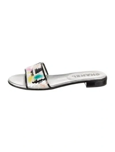 Pre-owned Chanel Interlocking Cc Logo Sequins Slides In Silver