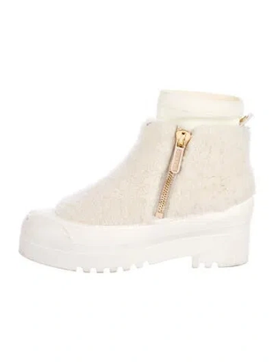 Pre-owned Chanel Interlocking Cc Logo Shearling Combat Boots In White