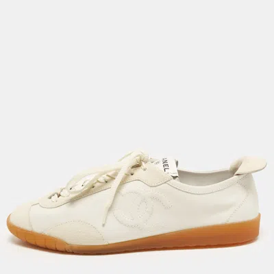 Pre-owned Chanel Interlocking Cc Logo Size 38.5 Two Tone Leather Low Top Sneakers In White