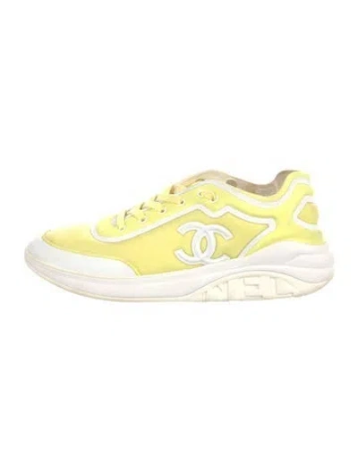 Pre-owned Chanel Interlocking Cc Logo Sneakers In Yellow