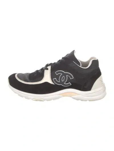 Pre-owned Chanel Interlocking Cc Logo Suede Athletic Sneakers In Blac