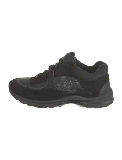 Pre-owned Chanel Interlocking Cc Logo Suede Athletic Sneakers In Black