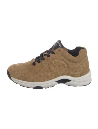 Pre-owned Chanel Interlocking Cc Logo Suede Athletic Sneakers In Neutrals