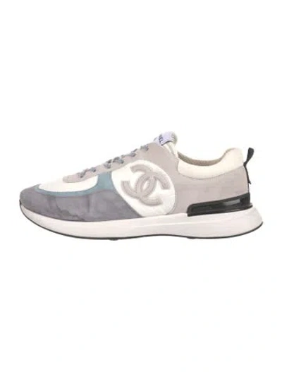 Pre-owned Chanel Interlocking Cc Logo Suede Athletic Sneakers In White