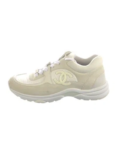 Pre-owned Chanel Interlocking Cc Logo Suede Athletic Sneakers In White