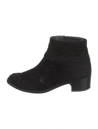 Pre-owned Chanel Interlocking Cc Logo Suede Boots In Black