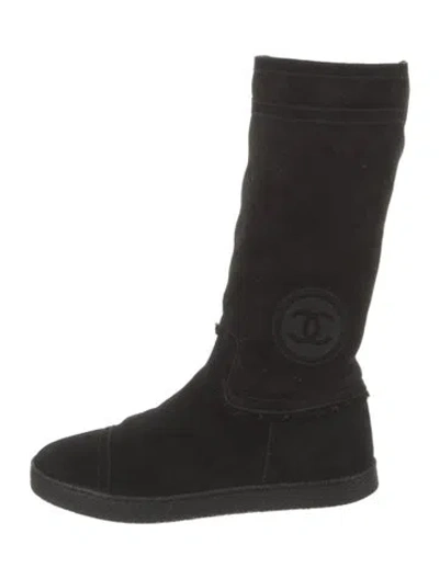 Pre-owned Chanel Interlocking Cc Logo Suede Boots In Black