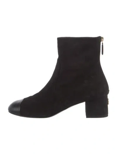 Pre-owned Chanel Interlocking Cc Logo Suede Boots In Black