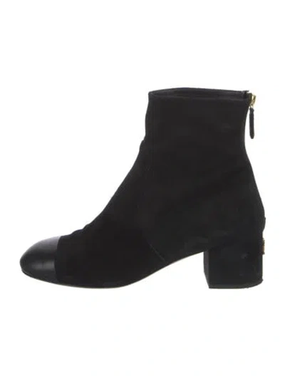 Pre-owned Chanel Interlocking Cc Logo Suede Boots In Black
