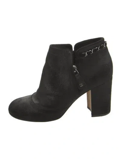 Pre-owned Chanel Interlocking Cc Logo Suede Boots In Black