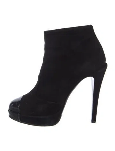 Pre-owned Chanel Interlocking Cc Logo Suede Boots In Black
