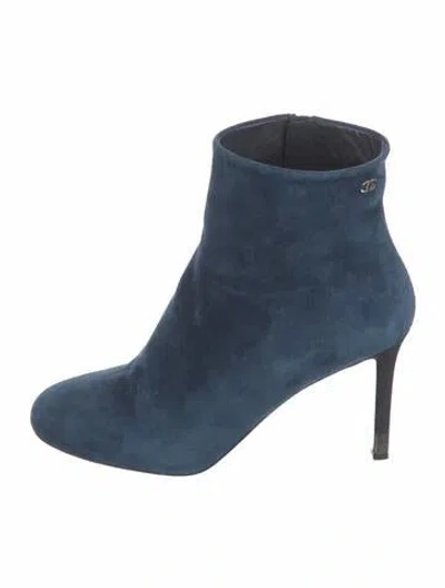Pre-owned Chanel Interlocking Cc Logo Suede Boots In Blue