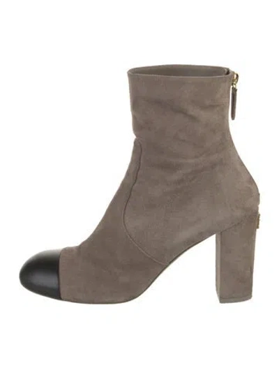 Pre-owned Chanel Interlocking Cc Logo Suede Boots In Gray