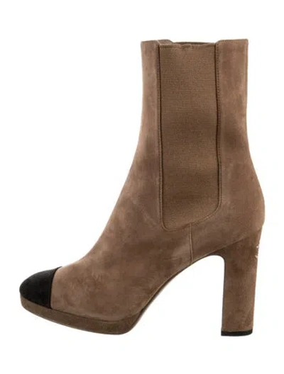 Pre-owned Chanel Interlocking Cc Logo Suede Boots In Multi