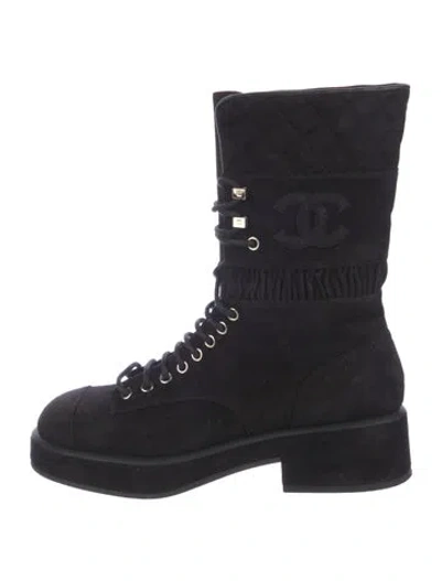 Pre-owned Chanel Interlocking Cc Logo Suede Combat Boots In Black