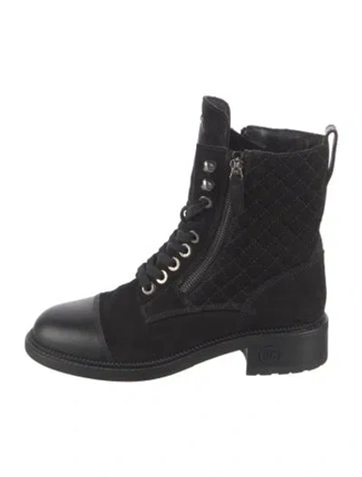 Pre-owned Chanel Interlocking Cc Logo Suede Combat Boots In Black