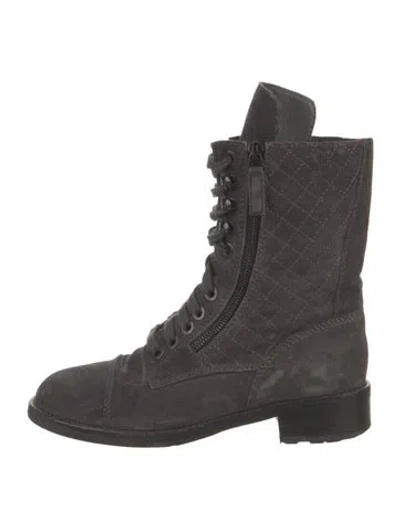 Pre-owned Chanel Interlocking Cc Logo Suede Combat Boots In Gray