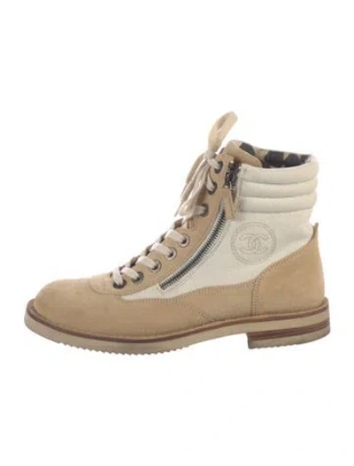 Pre-owned Chanel Interlocking Cc Logo Suede Combat Boots In Neutral