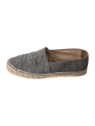 Pre-owned Chanel Interlocking Cc Logo Suede Espadrilles In Gray