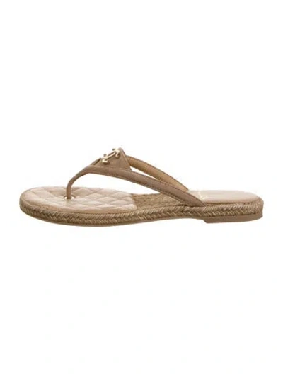Pre-owned Chanel Interlocking Cc Logo Suede Flip Flops In Neutrals