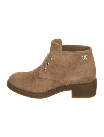 Pre-owned Chanel Interlocking Cc Logo Suede Lace-up Boots In Neutral