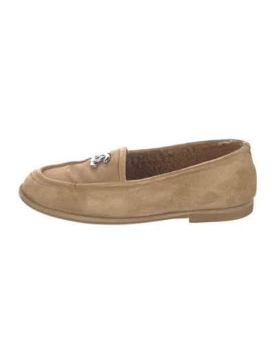 Pre-owned Chanel Interlocking Cc Logo Suede Loafers In Neutral