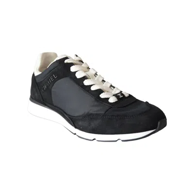 Pre-owned Chanel Interlocking Cc Logo Suede Low Top Sneakers Black