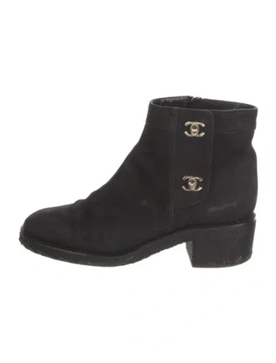 Pre-owned Chanel Interlocking Cc Logo Suede Moto Boots In Black