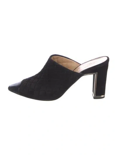 Pre-owned Chanel Interlocking Cc Logo Suede Mules In Black