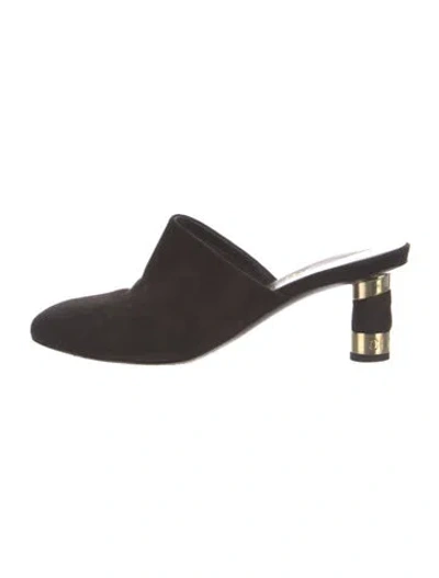 Pre-owned Chanel Interlocking Cc Logo Suede Mules In Black