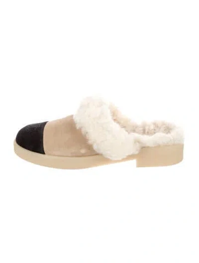 Pre-owned Chanel Interlocking Cc Logo Suede Mules In Neutral