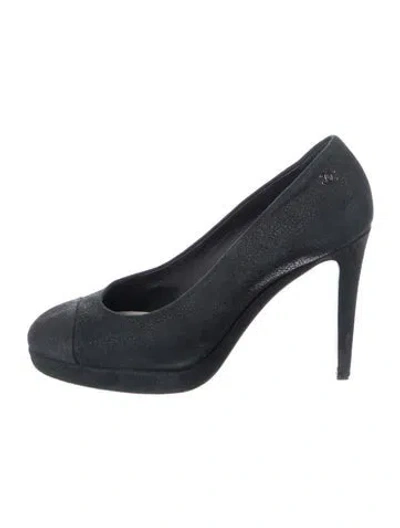 Pre-owned Chanel Interlocking Cc Logo Suede Pumps In Black