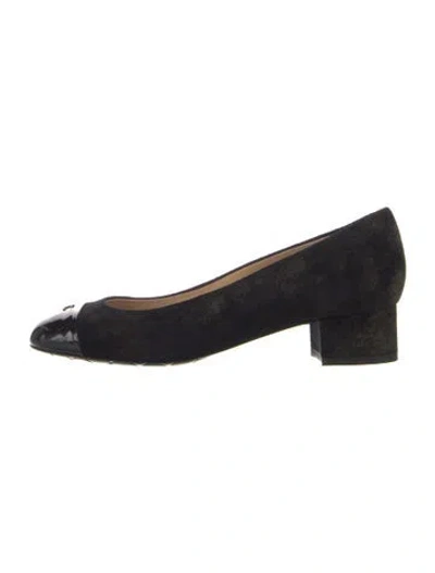 Pre-owned Chanel Interlocking Cc Logo Suede Pumps In Black