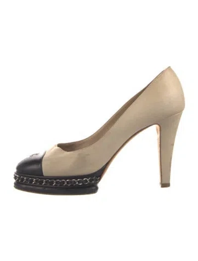 Pre-owned Chanel Interlocking Cc Logo Suede Pumps In Neutral