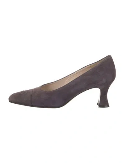 Pre-owned Chanel Interlocking Cc Logo Suede Pumps In Purple