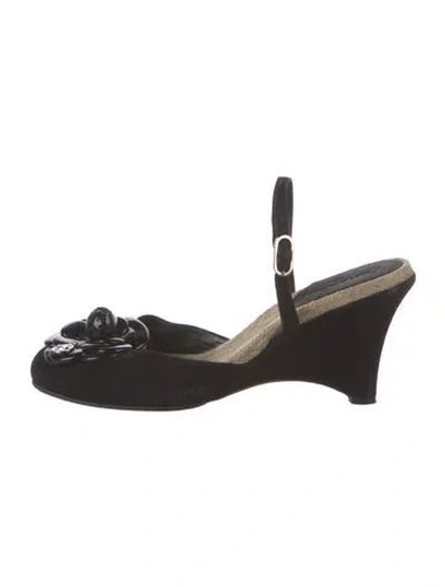 Pre-owned Chanel Interlocking Cc Logo Suede Slingback Pumps In Black