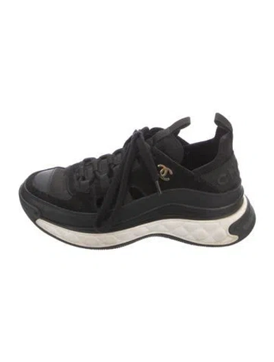 Pre-owned Chanel Interlocking Cc Logo Suede Sneakers In Black