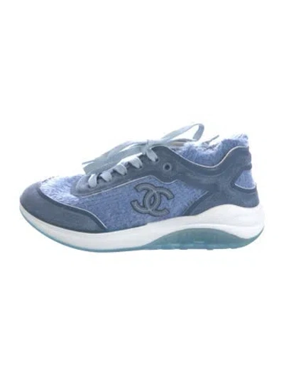 Pre-owned Chanel Interlocking Cc Logo Suede Sneakers In Blue